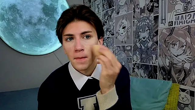 Snapshot of Oliver_Starboy chatting on 10.20.25 Oliver Starboy online show from 10.20.25