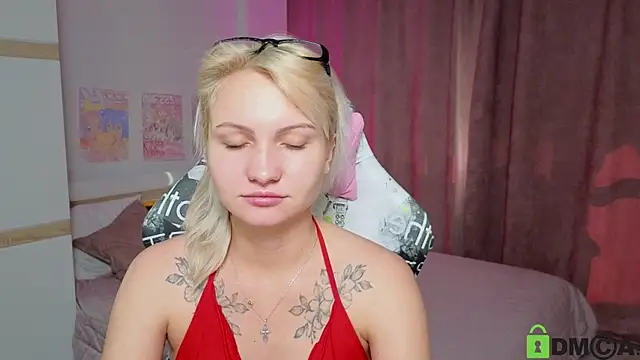 Snapshot of Cameronlovely_ chatting on 09.13.25 Cameronlovely online show from 09.13.25