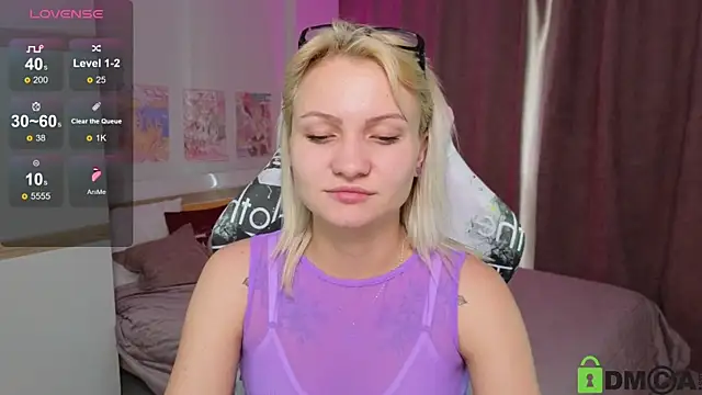 Snapshot of Cameronlovely_ chatting on 09.18.25 Cameronlovely online show from 09.18.25