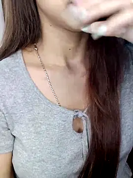 Snapshot of sana-5 chatting on 10.14.25 sana-5 online show from 10.14.25