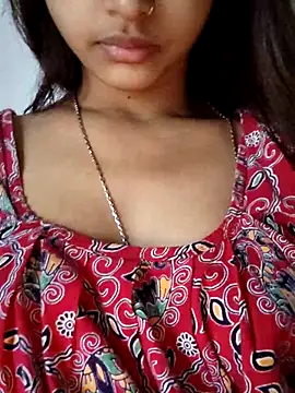 Snapshot of sana-5 chatting on 10.16.25 sana-5 online show from 10.16.25