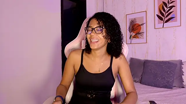 Snapshot of Ayleen_Dunkan chatting on 09.24.25 Ayleen Dunkan online show from 09.24.25