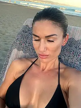 Snapshot of CamyBlossom chatting on 09.25.25 CamyBlossom online show from 09.25.25