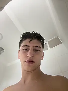 Snapshot of aronn_tay chatting on 11.03.25 aronn tay online show from 11.03.25