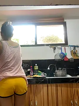 Snapshot of wildpussycat69 chatting on 11.25.25 wildpussycat69 online show from 11.25.25