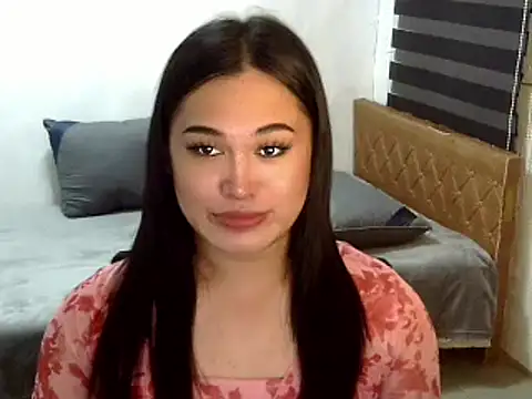 Snapshot of Annierose_ts chatting on 09.13.25 Annierose ts online show from 09.13.25