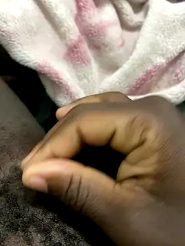 Snapshot of midravelta chatting on 09.15.25 midravelta online show from 09.15.25