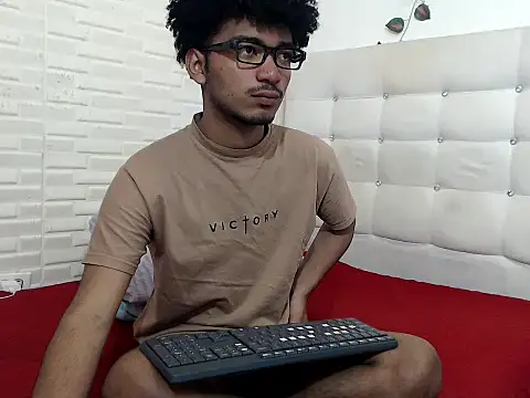 felipecams123 online show from 09.24.25