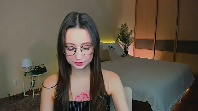 YourLovellyStory online show from 10.08.25