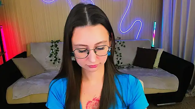 YourLovellyStory online show from 10.17.25