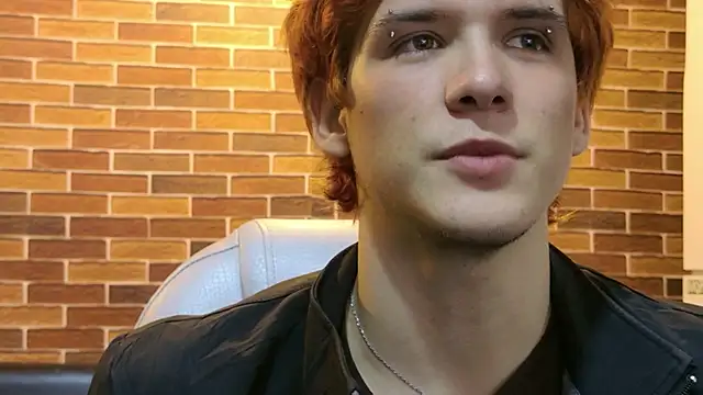 Snapshot of oliver_big19 chatting on 10.20.25 oliver big19 online show from 10.20.25