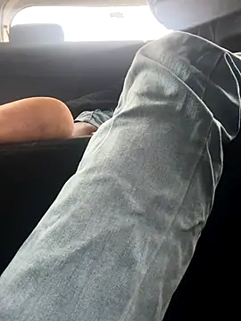 Snapshot of Dickey-B-RSA chatting on 11.05.25 Dickey-B-RSA online show from 11.05.25