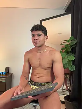 Snapshot of austin_spears_ chatting on 11.07.25 austin spears online show from 11.07.25