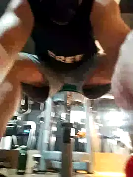 Snapshot of bigbb101011 chatting on 10.05.25 bigbb101011 online show from 10.05.25