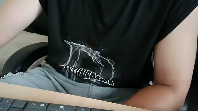 Snapshot of bigbb101011 chatting on 11.09.25 bigbb101011 online show from 11.09.25