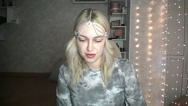 Snapshot of NickyAdamidi chatting on 09.13.25 NickyAdamidi online show from 09.13.25