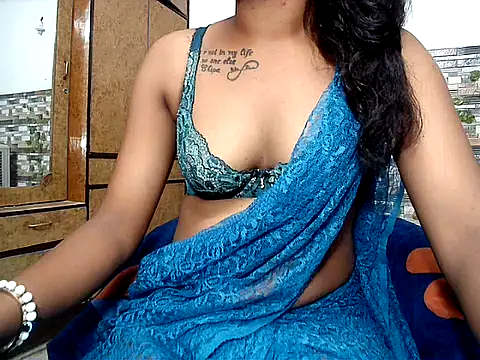 Snapshot of HOT_AARVI11 chatting on 09.22.25 HOT AARVI11 online show from 09.22.25