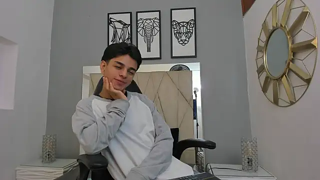 Snapshot of owen__johnson chatting on 09.18.25 owen johnson online show from 09.18.25