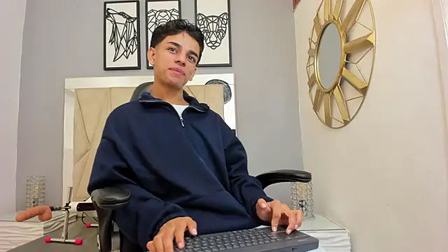 Snapshot of owen__johnson chatting on 10.02.25 owen johnson online show from 10.02.25