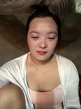 Snapshot of Thuyta chatting on 09.24.25 Thuyta online show from 09.24.25