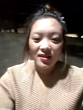 Snapshot of Thuyta chatting on 10.08.25 Thuyta online show from 10.08.25