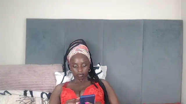 Snapshot of Jah-Queen chatting on 10.04.25 Jah-Queen online show from 10.04.25