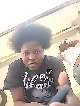 SweetHoney21  online show from 10.23.25