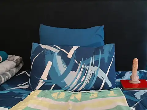 Snapshot of CreamySexyPussy chatting on 11.12.25 CreamySexyPussy online show from 11.12.25