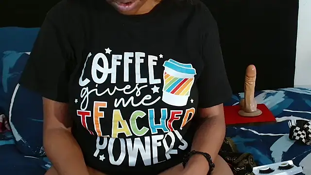 Snapshot of CreamySexyPussy chatting on 11.17.25 CreamySexyPussy online show from 11.17.25