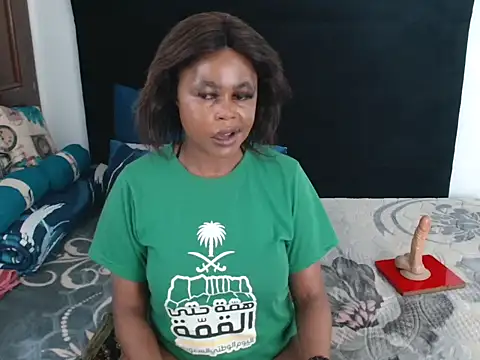 Snapshot of CreamySexyPussy chatting on 11.24.25 CreamySexyPussy online show from 11.24.25