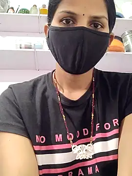 Snapshot of poojam93 chatting on 09.30.25 poojam93 online show from 09.30.25