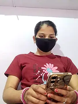 Snapshot of poojam93 chatting on 10.05.25 poojam93 online show from 10.05.25