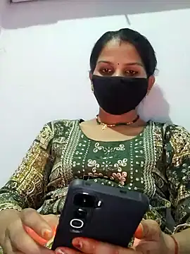 Snapshot of poojam93 chatting on 10.18.25 poojam93 online show from 10.18.25