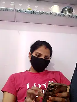 Snapshot of poojam93 chatting on 11.01.25 poojam93 online show from 11.01.25