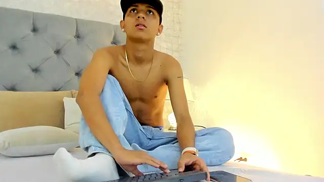 Lucien Gray  online show from 12.02.25