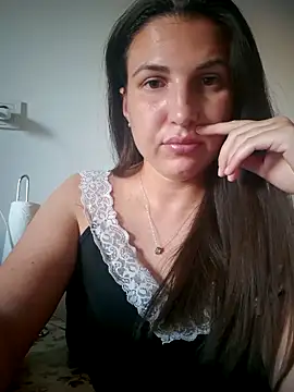 Snapshot of ElsMarya chatting on 09.21.25 ElsMarya online show from 09.21.25