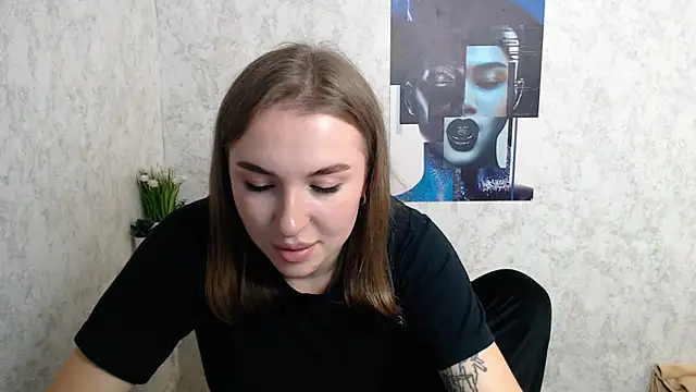 JuliaTopp  online show from 09.27.25