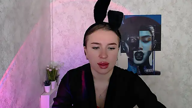 JuliaTopp  online show from 09.30.25