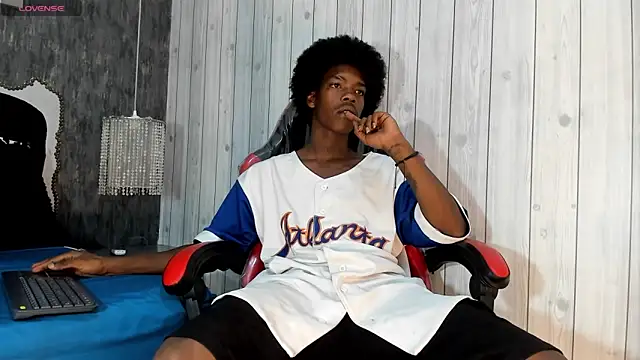 Snapshot of Cam_Brown chatting on 10.19.25 Cam Brown online show from 10.19.25