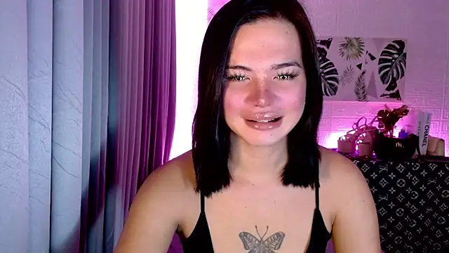Snapshot of _SexyButterfly chatting on 10.14.25 SexyButterfly online show from 10.14.25