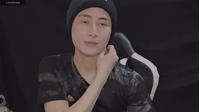 Snapshot of Tchann_22 chatting on 10.19.25 Tchann 22 online show from 10.19.25