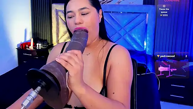 Issafoxx online show from 10.27.25