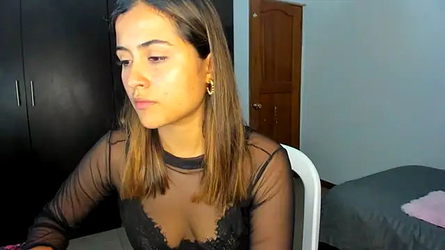 Snapshot of Ana__Pink chatting on 10.24.25 Ana  Pink online show from 10.24.25