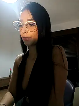 Snapshot of CandyFoxter_ chatting on 09.26.25 CandyFoxter  online show from 09.26.25