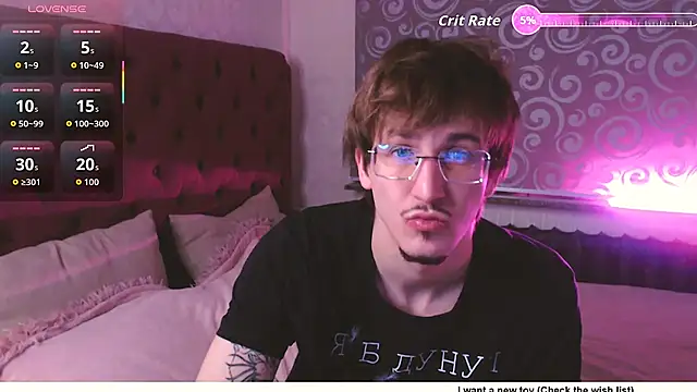 Snapshot of KiskaKurt chatting on 11.20.25 KiskaKurt online show from 11.20.25