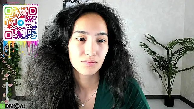 Snapshot of FlirtyAura chatting on 09.14.25 FlirtyAura online show from 09.14.25