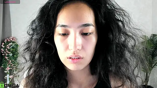 Snapshot of FlirtyAura chatting on 09.23.25 FlirtyAura online show from 09.23.25