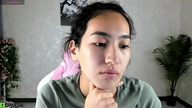 Snapshot of FlirtyAura chatting on 09.29.25 FlirtyAura online show from 09.29.25