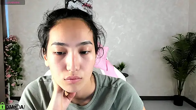 Snapshot of FlirtyAura chatting on 09.30.25 FlirtyAura online show from 09.30.25