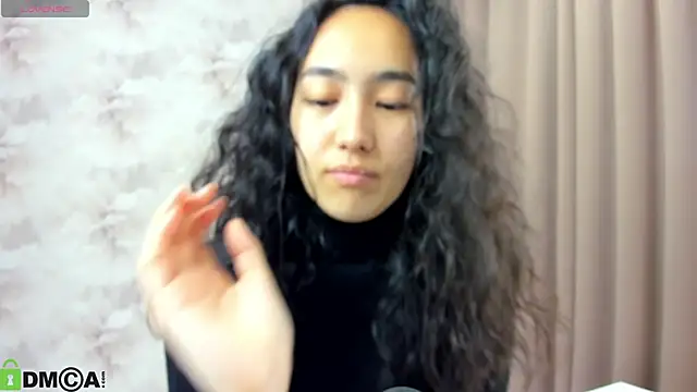 Snapshot of FlirtyAura chatting on 10.02.25 FlirtyAura online show from 10.02.25